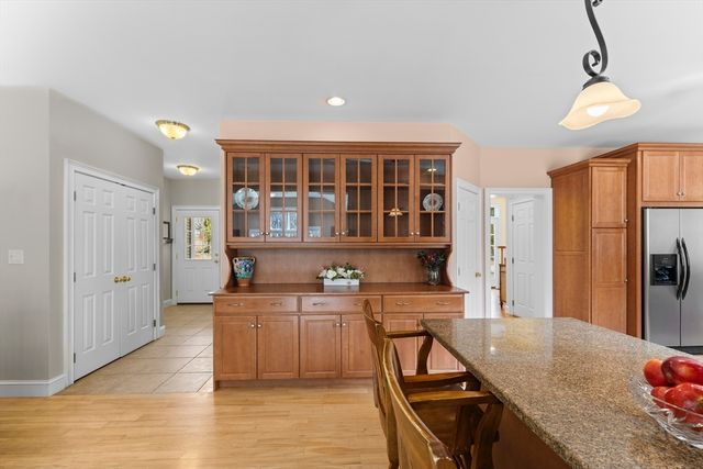 418 Old Connecticut Path, Wayland, MA 01778