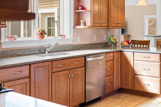 418 Old Connecticut Path, Wayland, MA 01778