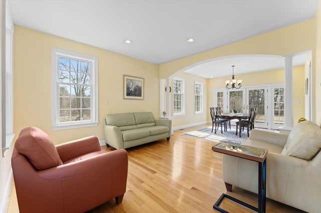 418 Old Connecticut Path, Wayland, MA 01778
