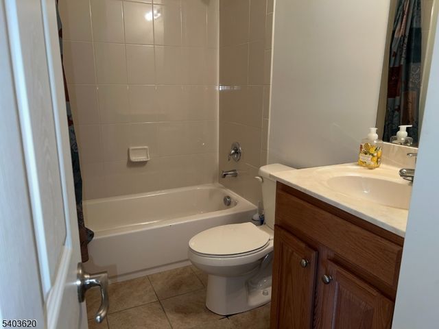 9 Bryant Ct, Franklin Twp., NJ 08873