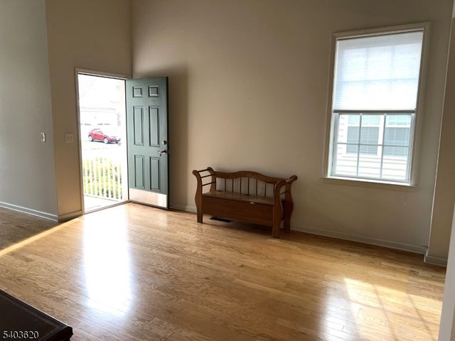 9 Bryant Ct, Franklin Twp., NJ 08873