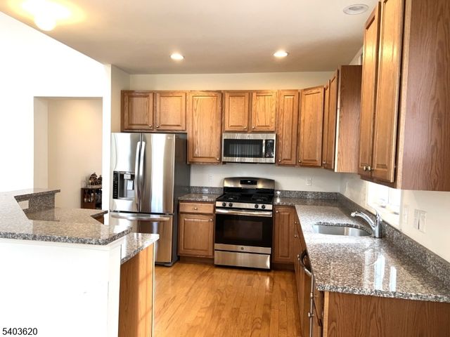 9 Bryant Ct, Franklin Twp., NJ 08873