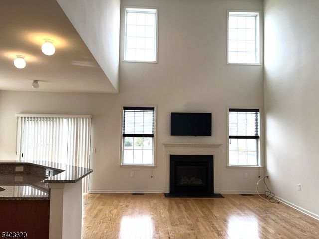 9 Bryant Ct, Franklin Twp., NJ 08873