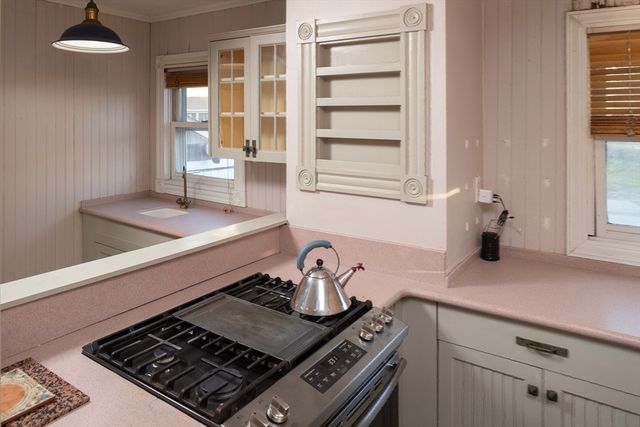 46 Sunset Ave, Hull, MA 02045