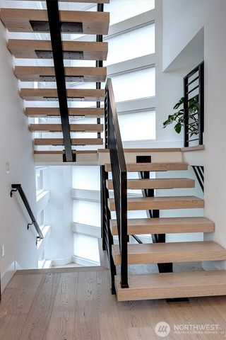 417 102nd Avenue SE, Bellevue, WA 98004