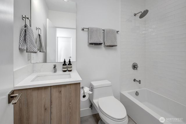 417 102nd Avenue SE, Bellevue, WA 98004