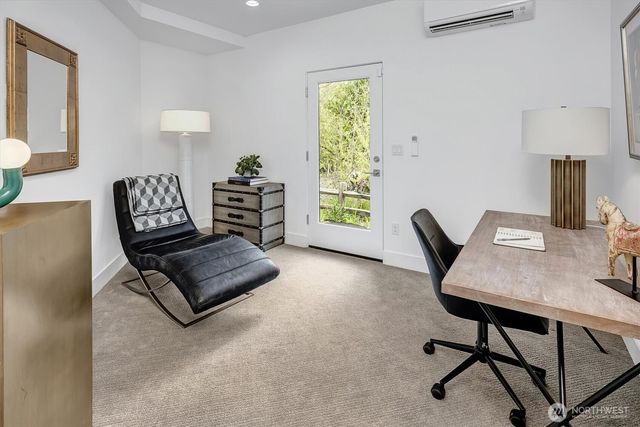 417 102nd Avenue SE, Bellevue, WA 98004