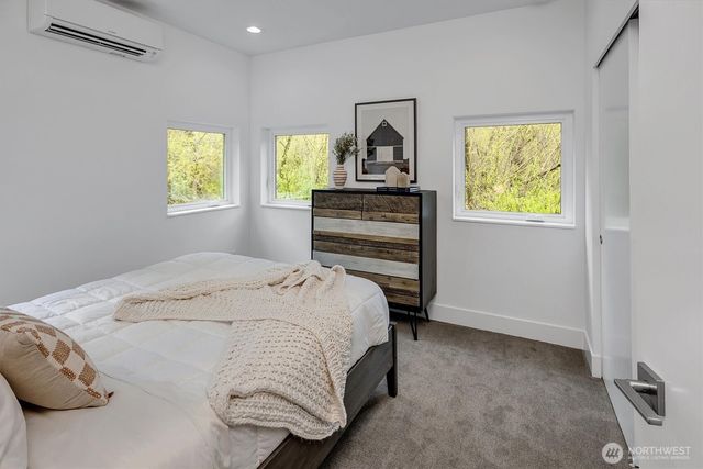 417 102nd Avenue SE, Bellevue, WA 98004