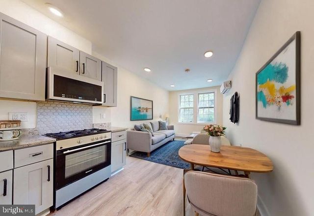 1821 T ST NW, Washington, DC 20009
