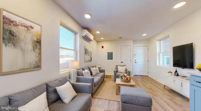 1821 T ST NW, Washington, DC 20009