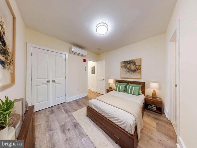 1821 T ST NW, Washington, DC 20009