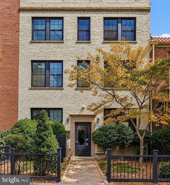 1821 T ST NW, Washington, DC 20009