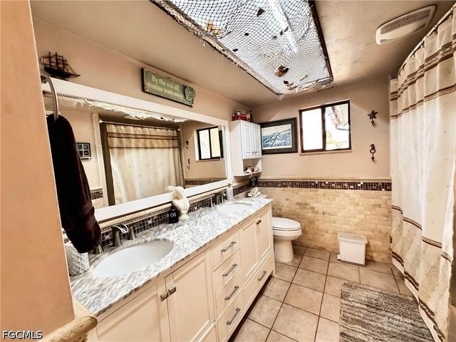 196 E Mariana AVE, North Fort Myers, FL 33917