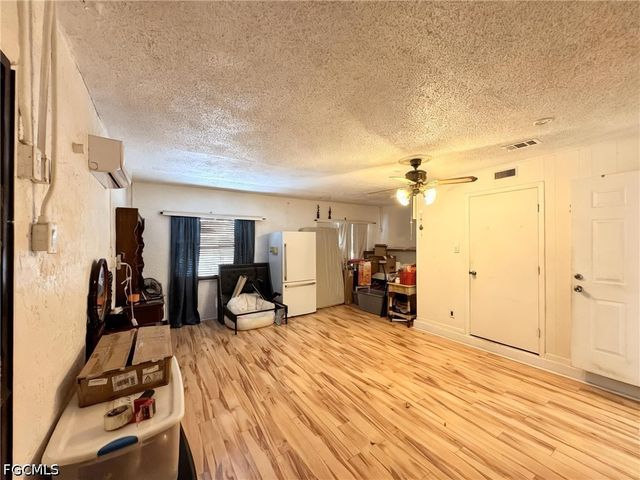 196 E Mariana AVE, North Fort Myers, FL 33917