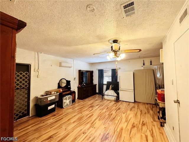 196 E Mariana AVE, North Fort Myers, FL 33917