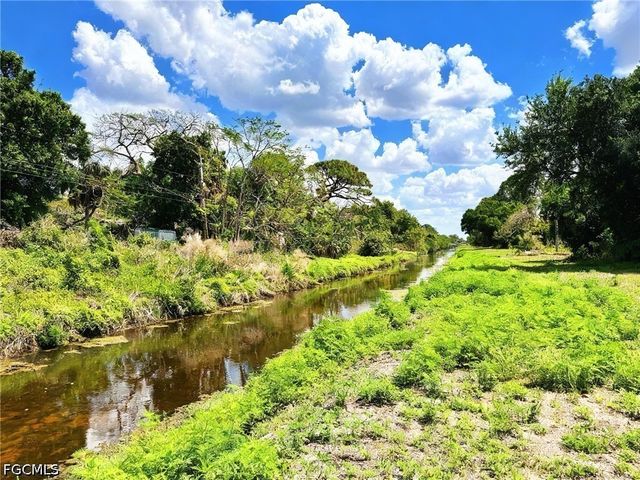 196 E Mariana AVE, North Fort Myers, FL 33917