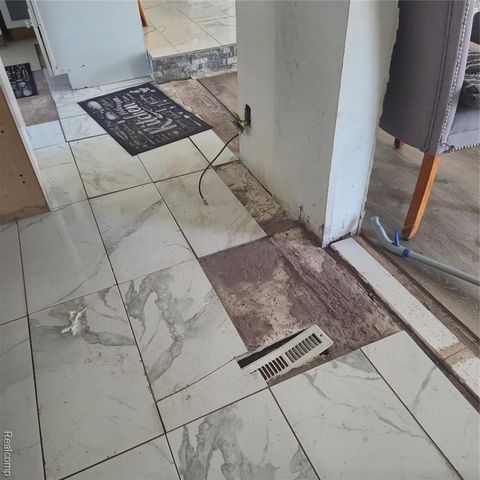 9360 Cheyenne Street, Detroit, MI 48228