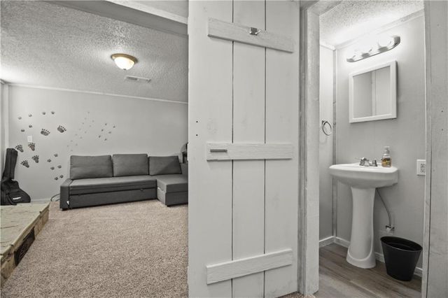 8212 E 134th Terrace, Grandview, MO 64030
