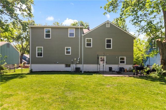8212 E 134th Terrace, Grandview, MO 64030