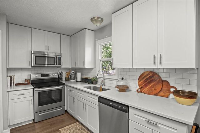 8212 E 134th Terrace, Grandview, MO 64030