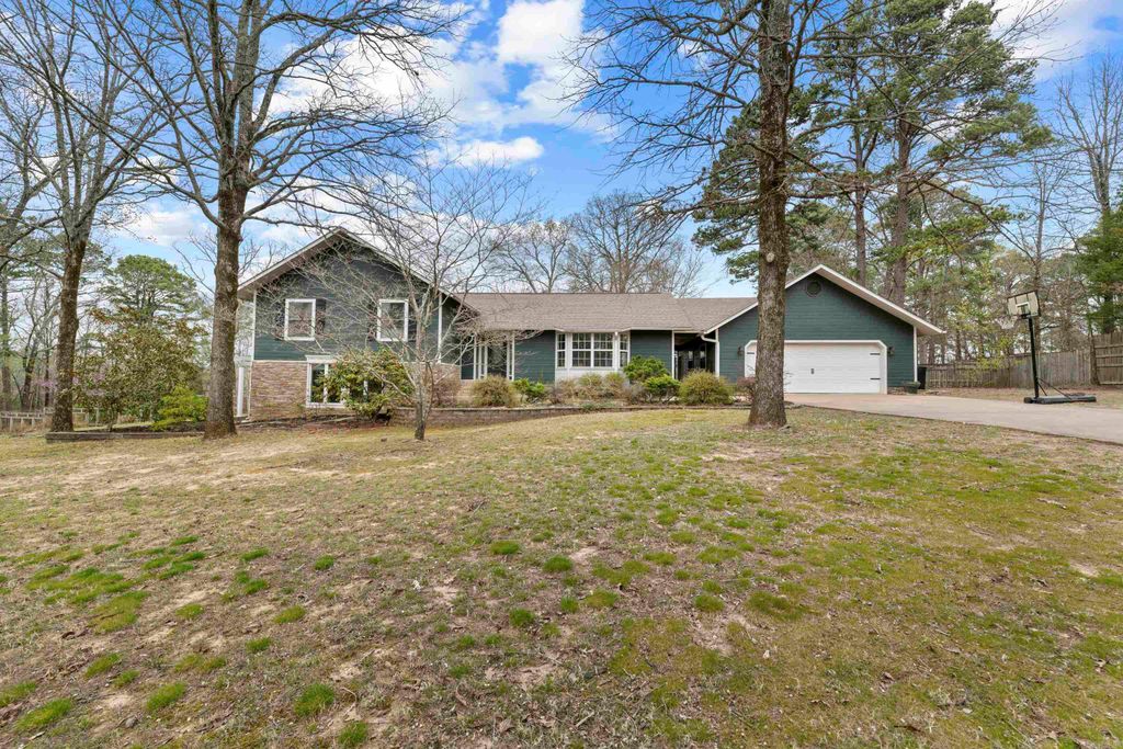 9 Robinwood Cove Dr., Heber Springs, AR 72543