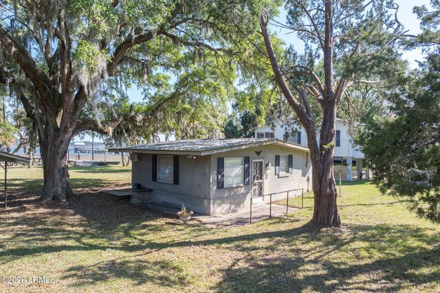 17 Ulmer Drive, Bluffton, SC 29910