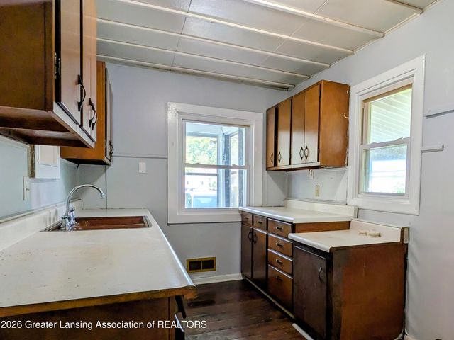 226 E Jackson Street, Lansing, MI 48906