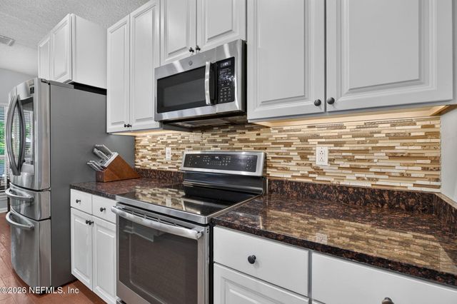 9648 BEMBRIDGE MILL Drive, Jacksonville, FL 32244