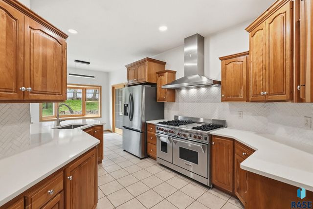 7505 W 15th St Street, Sioux Falls, SD 57106