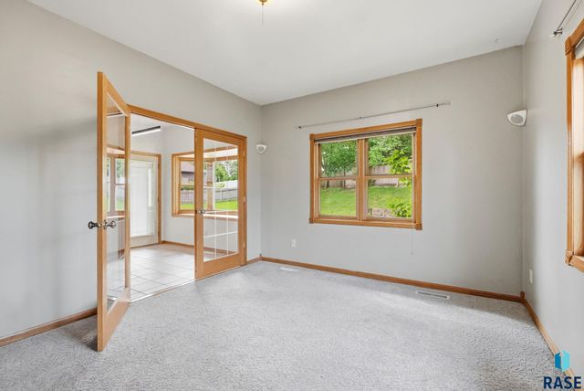 7505 W 15th St Street, Sioux Falls, SD 57106