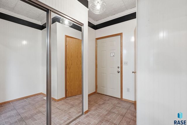7505 W 15th St Street, Sioux Falls, SD 57106