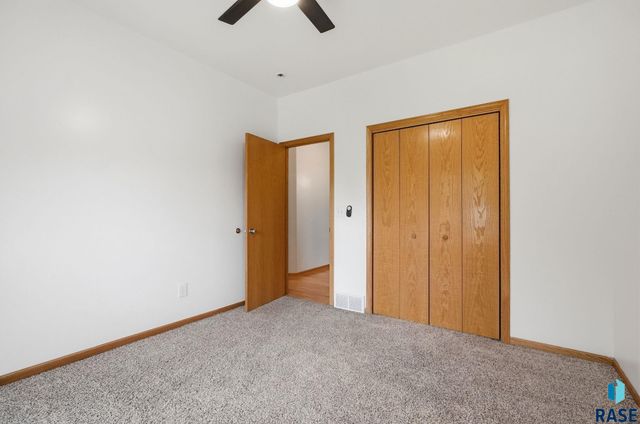 7505 W 15th St Street, Sioux Falls, SD 57106