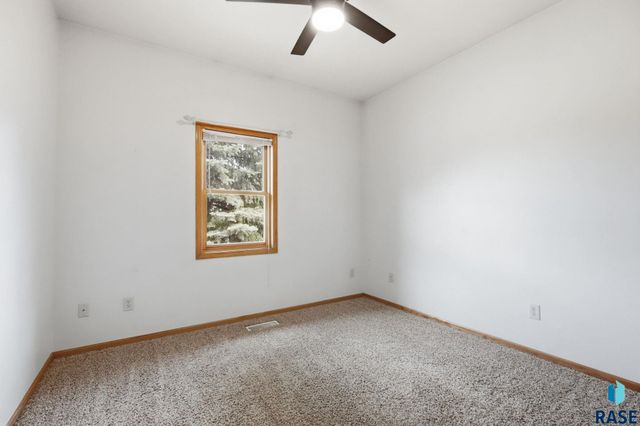 7505 W 15th St Street, Sioux Falls, SD 57106