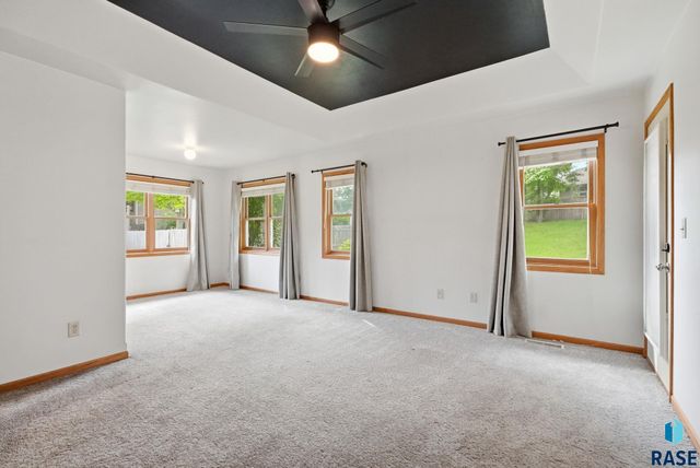 7505 W 15th St Street, Sioux Falls, SD 57106