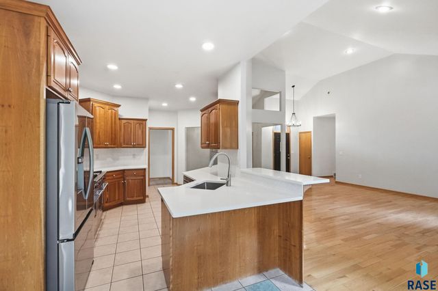7505 W 15th St Street, Sioux Falls, SD 57106
