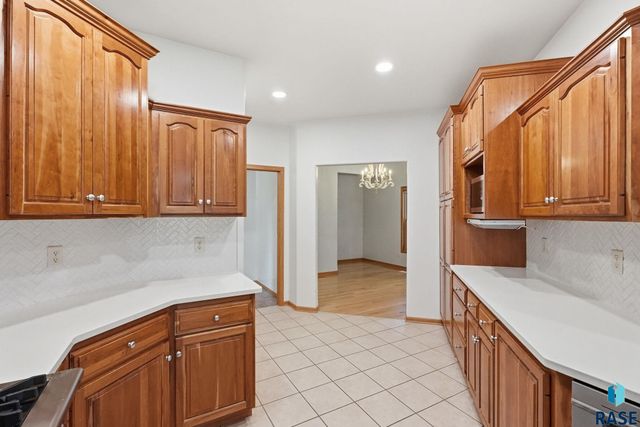 7505 W 15th St Street, Sioux Falls, SD 57106