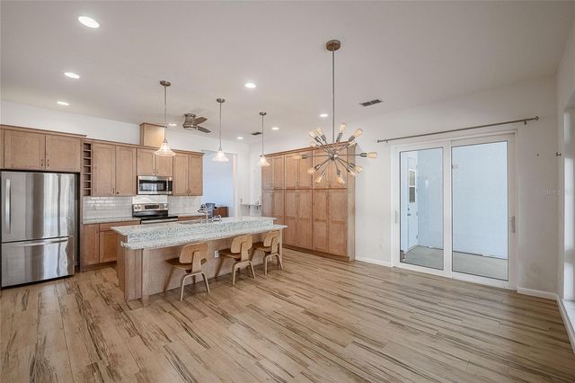 271 WHITE CLIFF BOULEVARD, Auburndale, FL 33823