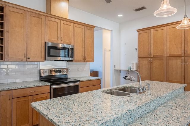 271 WHITE CLIFF BOULEVARD, Auburndale, FL 33823