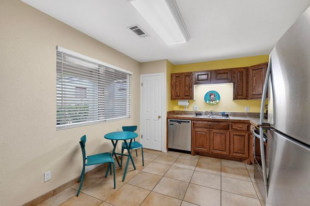 948 Charles Drive NE, Rio Rancho, NM 87144