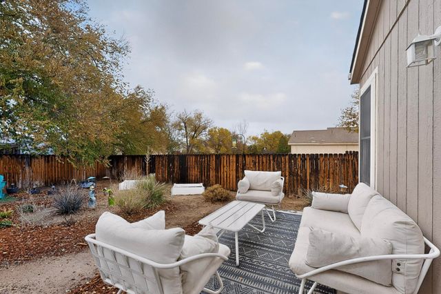 948 Charles Drive NE, Rio Rancho, NM 87144