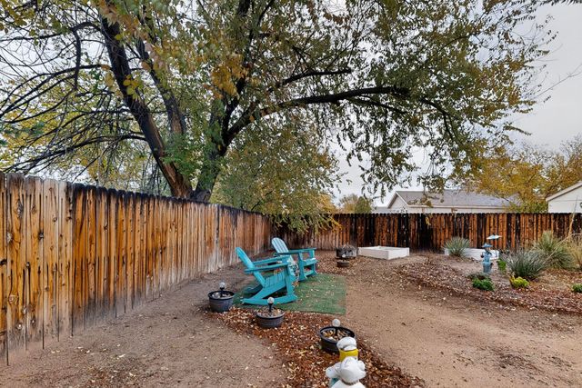 948 Charles Drive NE, Rio Rancho, NM 87144