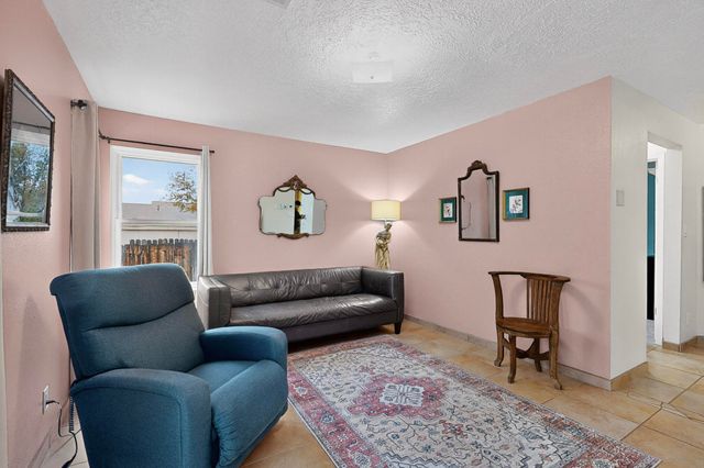 948 Charles Drive NE, Rio Rancho, NM 87144