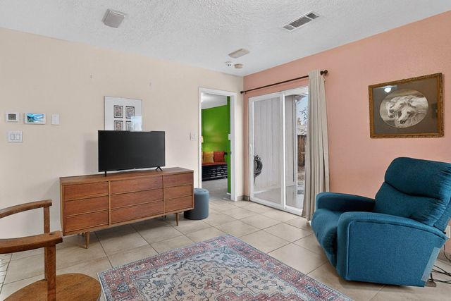 948 Charles Drive NE, Rio Rancho, NM 87144