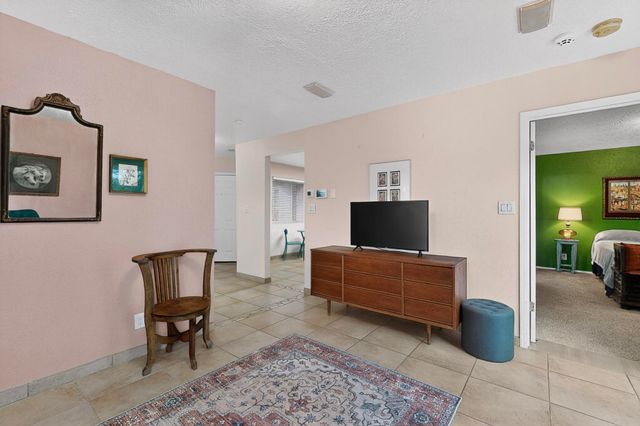 948 Charles Drive NE, Rio Rancho, NM 87144