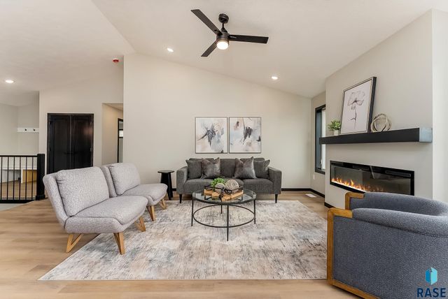 6629 E 49th St Street, Sioux Falls, SD 57110