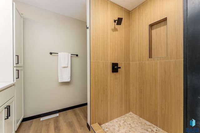 6629 E 49th St Street, Sioux Falls, SD 57110