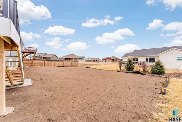 6629 E 49th St Street, Sioux Falls, SD 57110