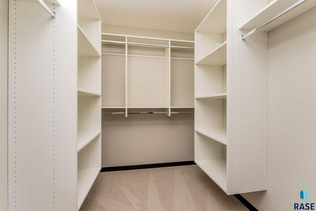 6629 E 49th St Street, Sioux Falls, SD 57110