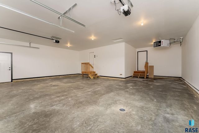 6629 E 49th St Street, Sioux Falls, SD 57110