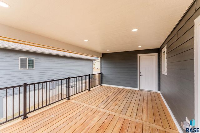 6629 E 49th St Street, Sioux Falls, SD 57110